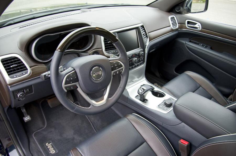  Jeep Grand Cherokee Overland 2014 года  (фото 10 из 34)